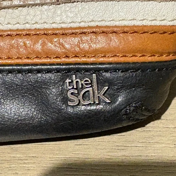 The Sak Beige and Black Leather Shoulder Kendra Bag - Picture 4 of 8